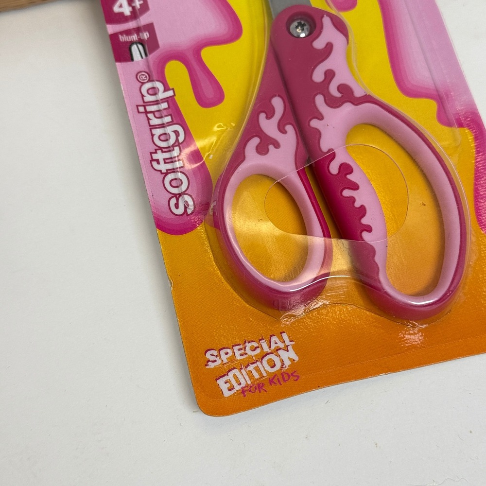 Fiskars Scissors Kids S/M Pink Special Edition SoftGrip Blunt Tip Safety Edge - Picture 6 of 7